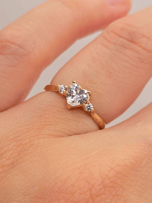 Anillo princesa corazón circón 1.7 grs Oro 18k