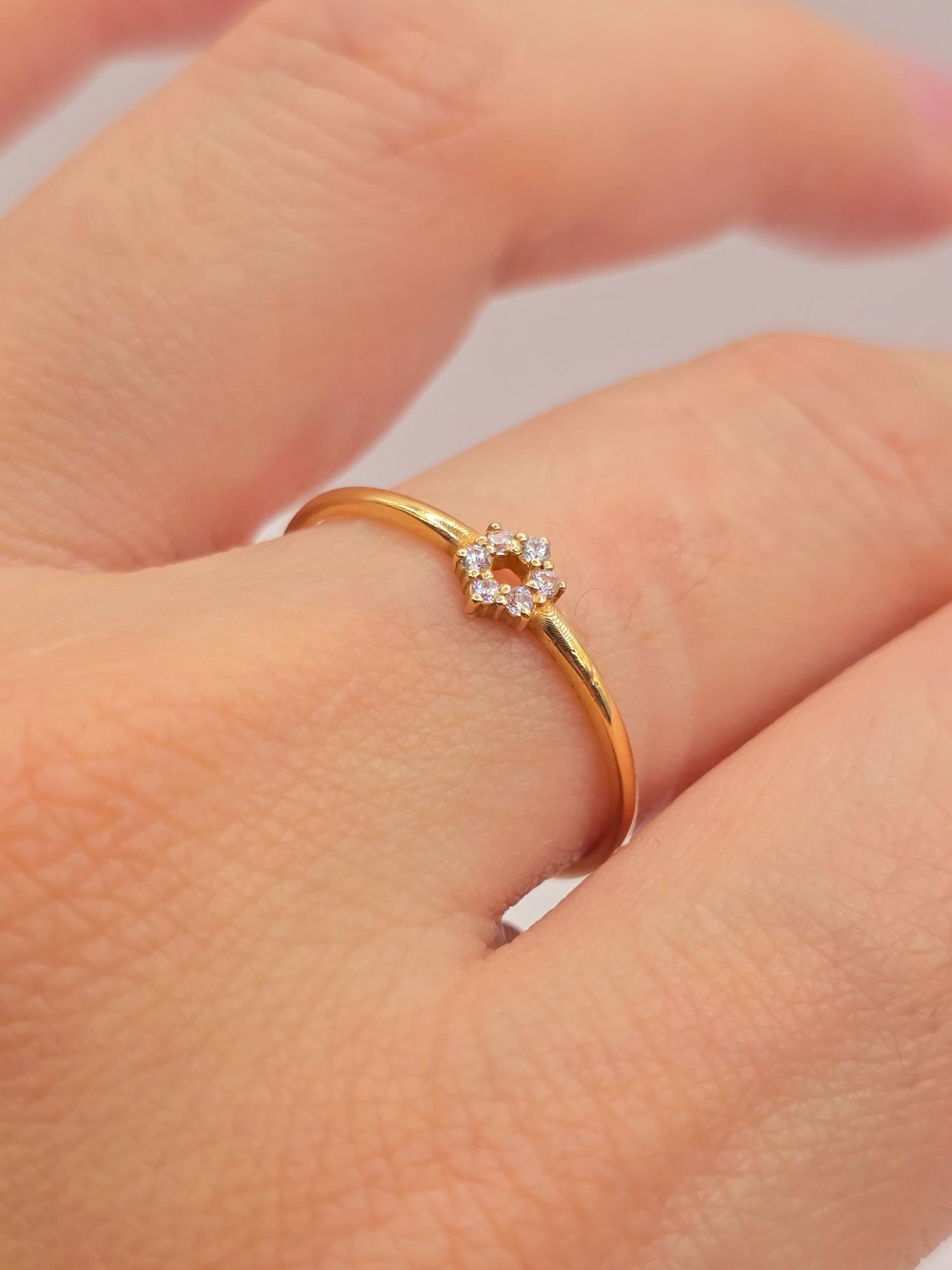 Anillo estrella circones 1.7 grs Oro 18k 3