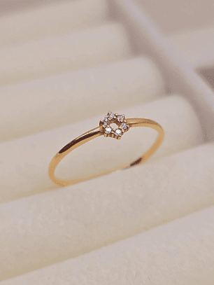 Anillo estrella circones 1.7 grs Oro 18k