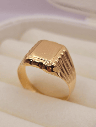 Anillo sello cuadrado 5 grs Oro 18k
