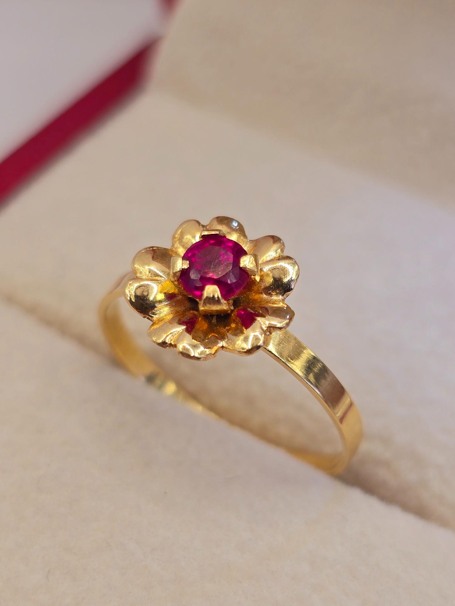 Anillo flor rubí 1.5 grs Oro 18k 3