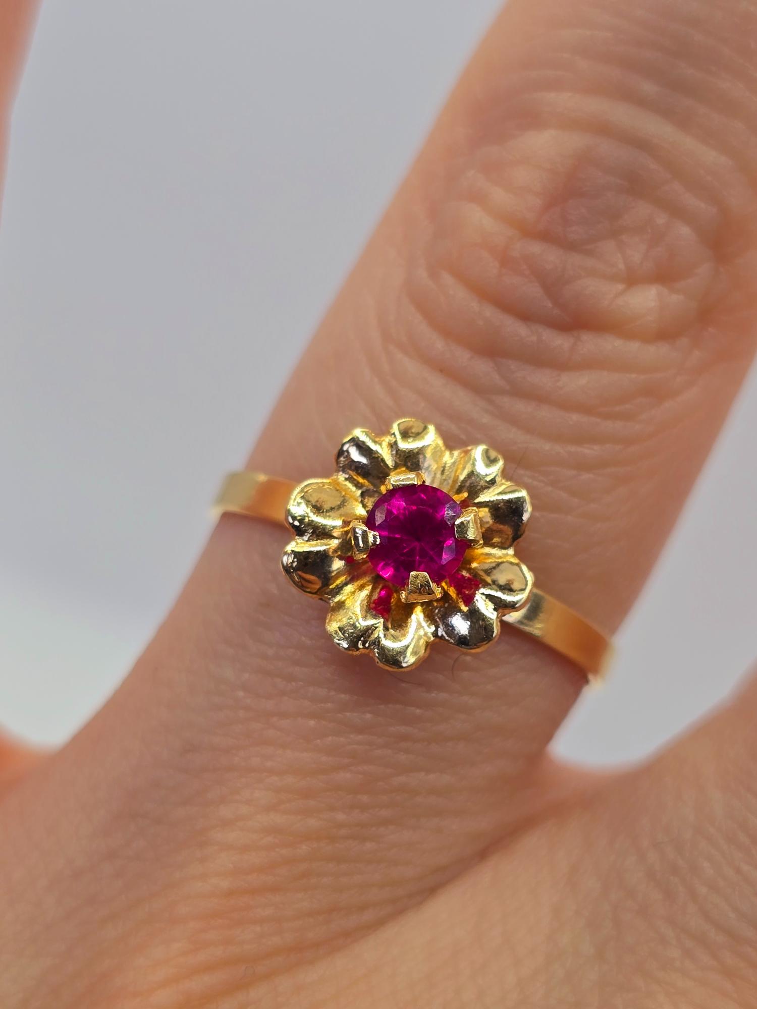 Anillo flor rubí 1.5 grs Oro 18k 6