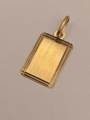 Colgante placa borde bisel 2.4 cm 1.1 grs Oro 18k