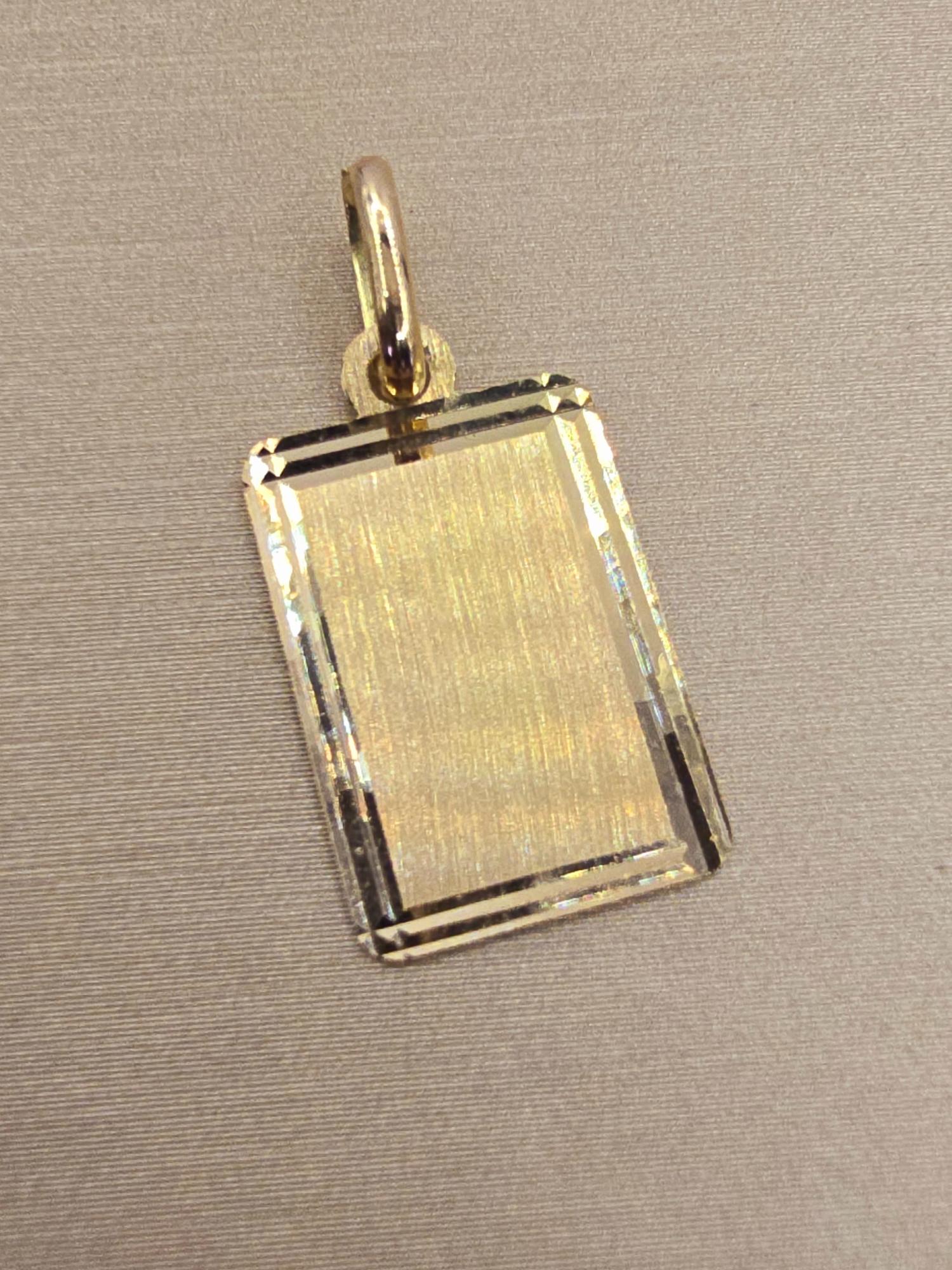 Colgante placa borde bisel 2.4 cm 1.1 grs Oro 18k 5