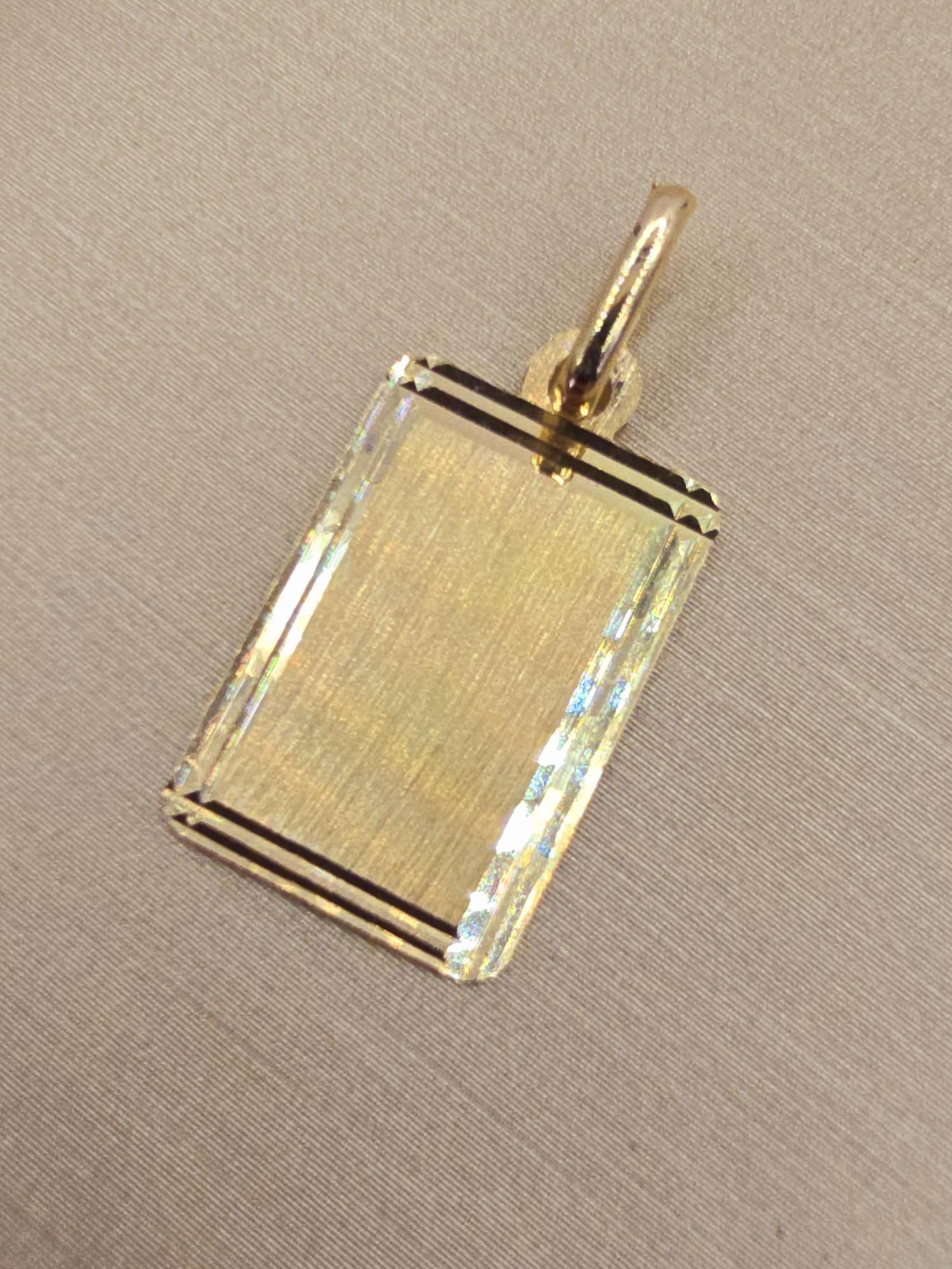 Colgante placa borde bisel 2.4 cm 1.1 grs Oro 18k 7