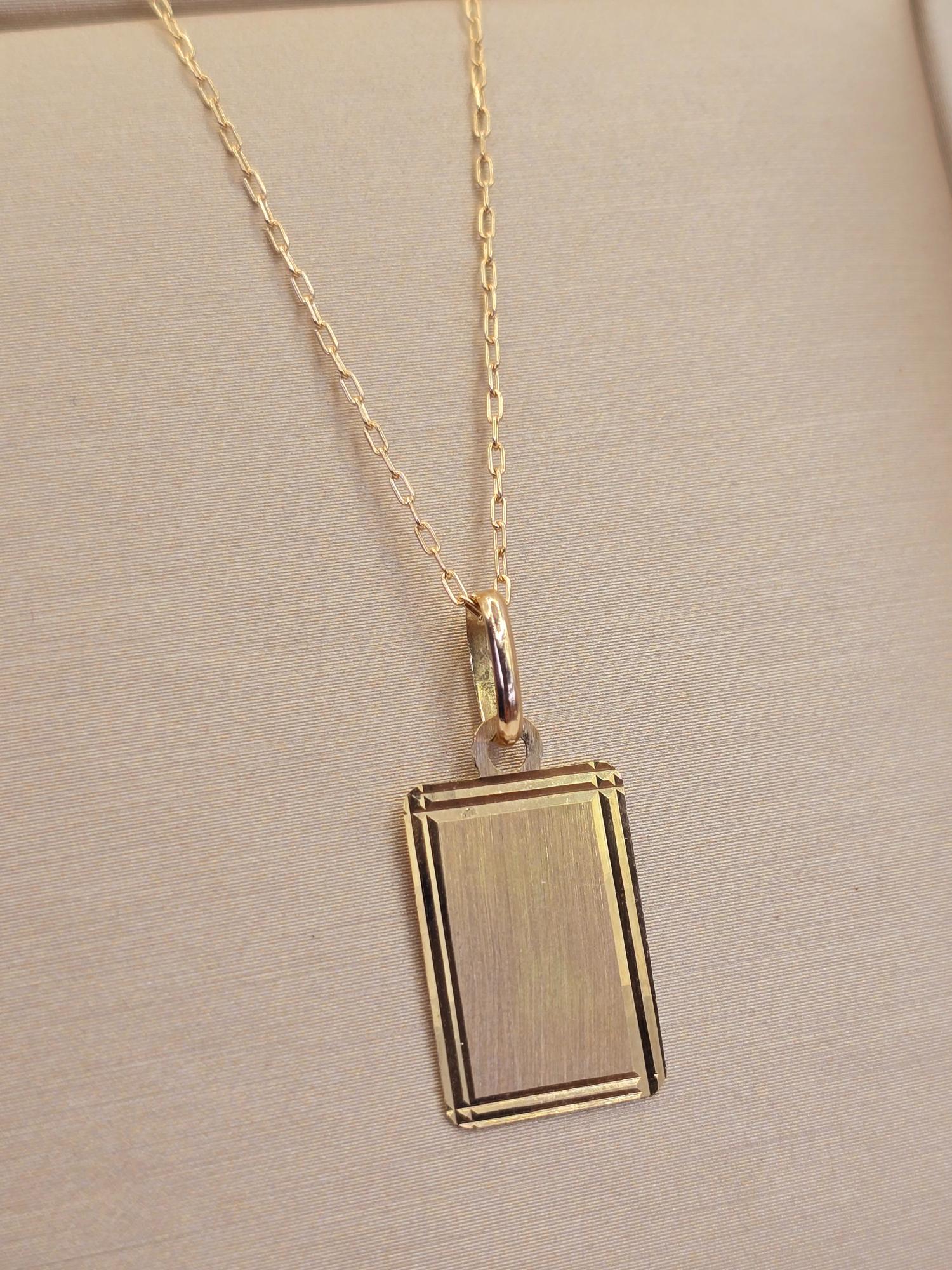 Cadena limada 50 cm con placa bisel 2.5 cm 2.3 grs Oro 18k 5
