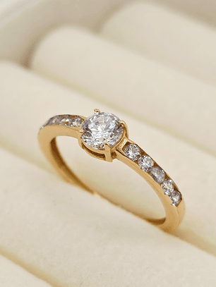 Anillo medio cintillo duquesa circon 2.5 grs Oro 18k