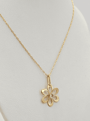 Cadena limada 50 cm y colgante margarita circón 2 cm 2 grs Oro 18k