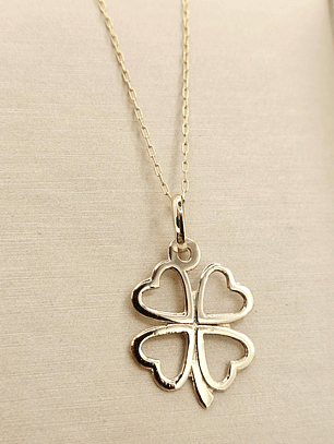 Cadena limada 50 cm y colgante trébol 1.8 cm 2.3 grs Oro 18k