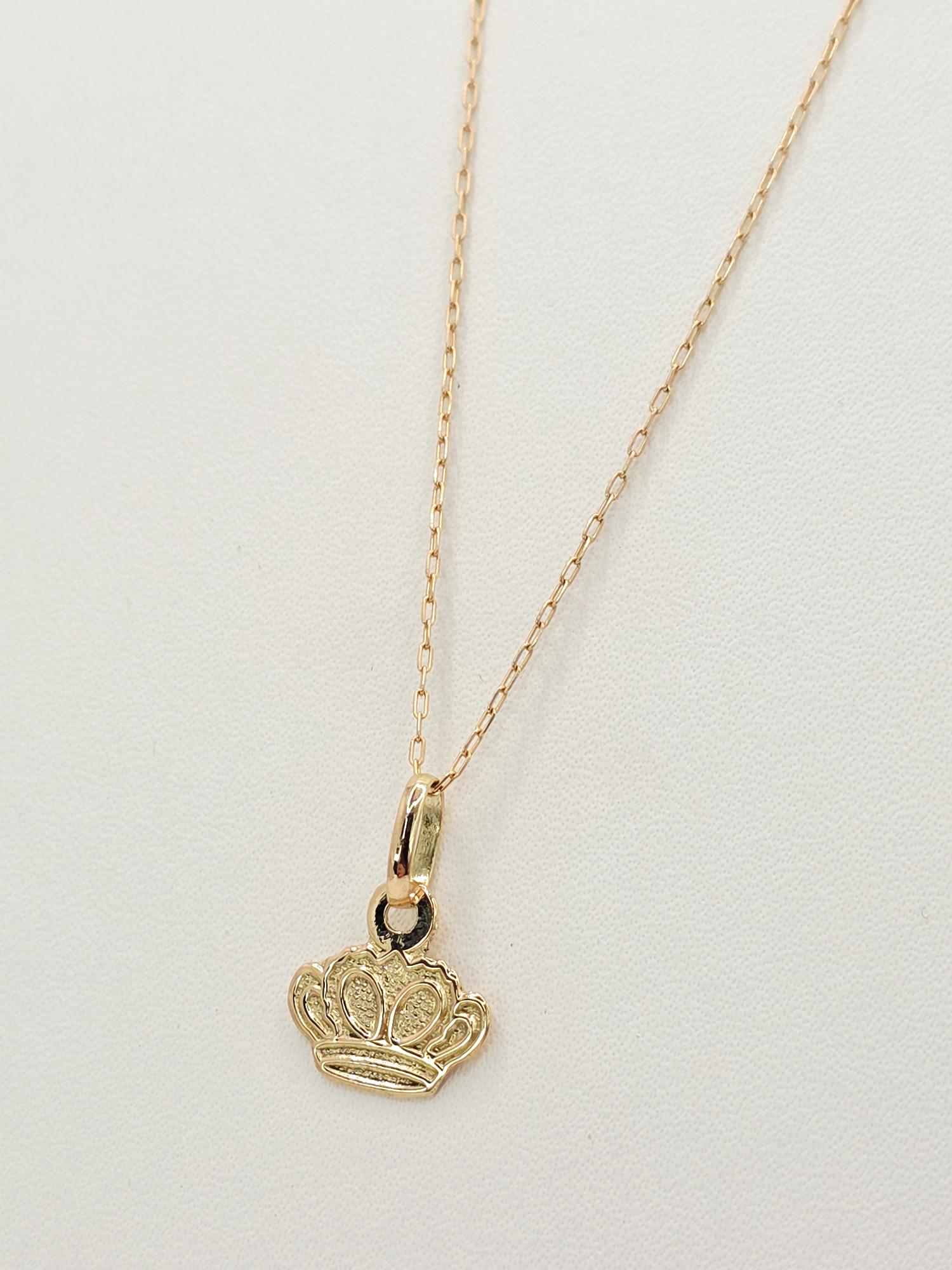 Cadena limada 50 cm y colgante corona 1.7 cm 2 grs Oro 18k 3