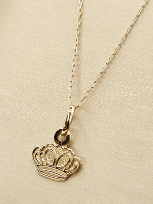 Cadena limada 50 cm y colgante corona 1.7 cm 2 grs Oro 18k
