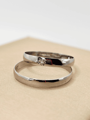 Argollas media caña y circon 3 mm 3 grs Oro blanco 18k