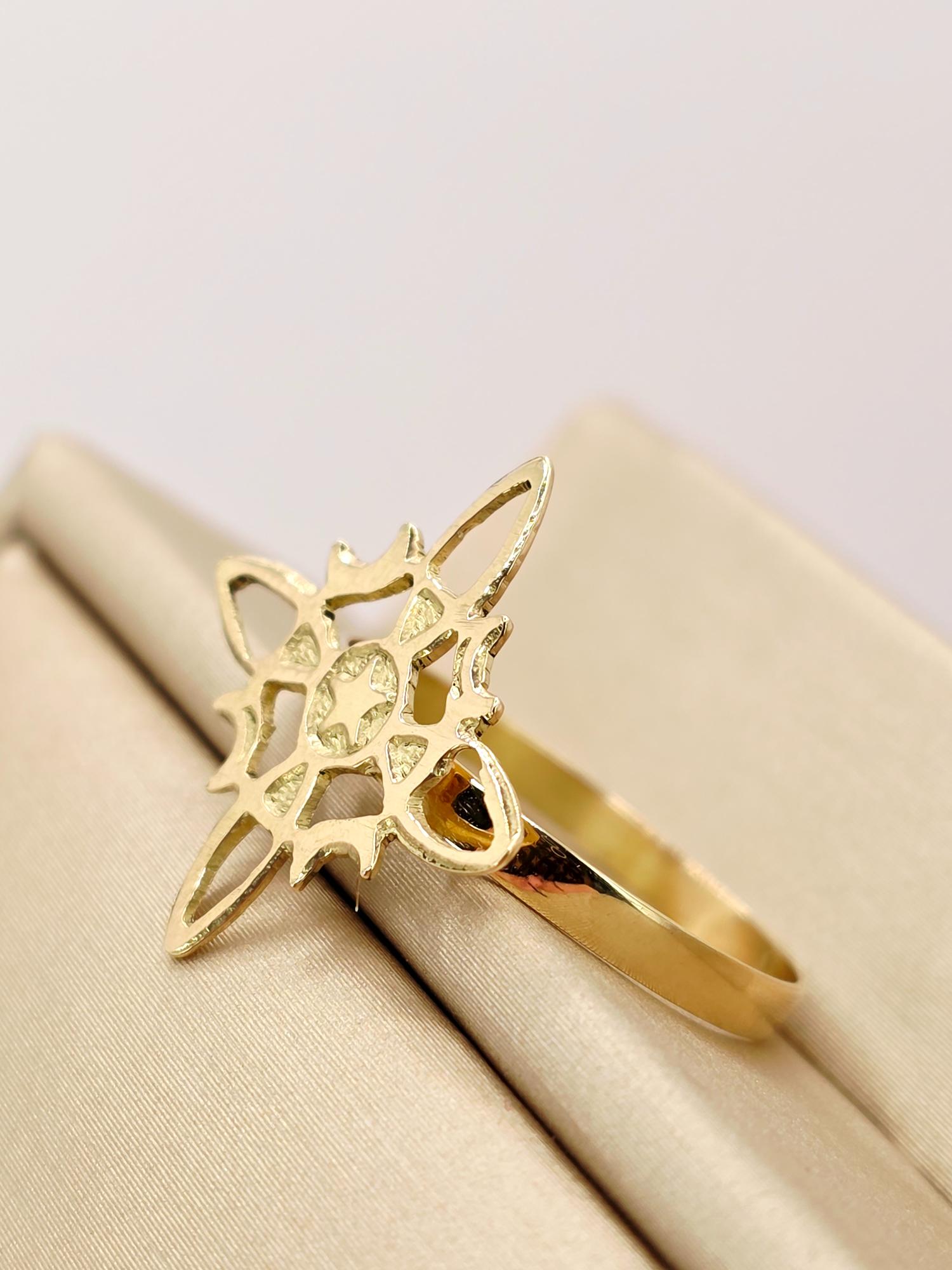 Anillo nudo de bruja silueta 1.8 grs Oro 18k 4