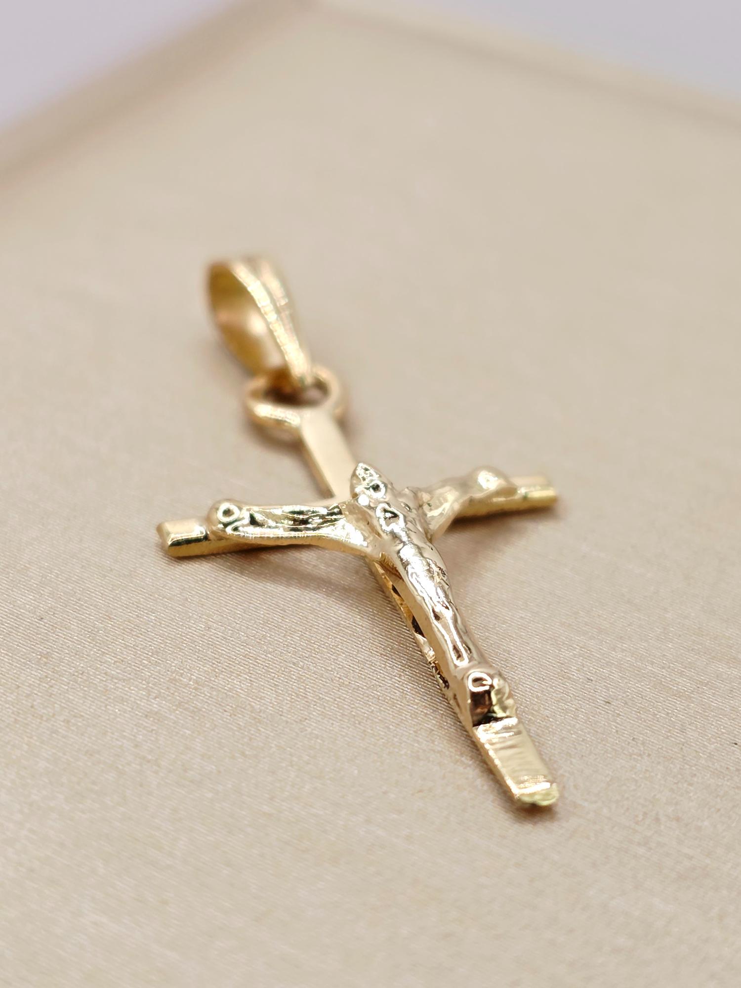 Colgante cruz cristo 3.2 cm 1.4 grs Oro 18k 2