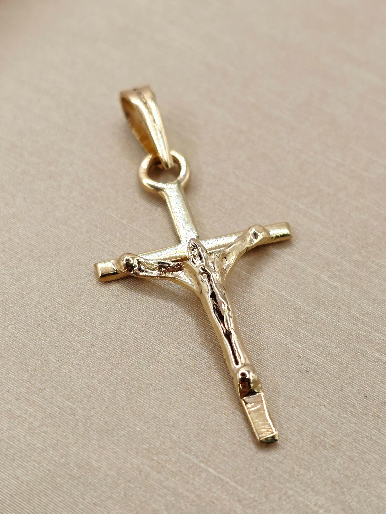 Colgante cruz cristo 3.2 cm 1.4 grs Oro 18k 1