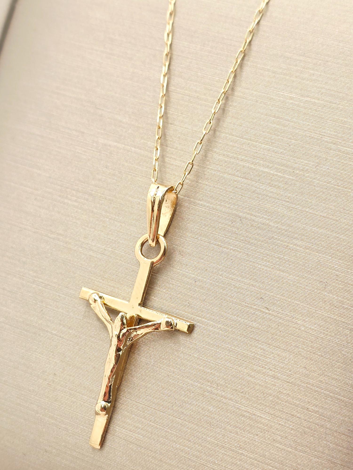 Cadena limada 50 cm y cruz cristo 3 cm 2.5 grs Oro 18k 4