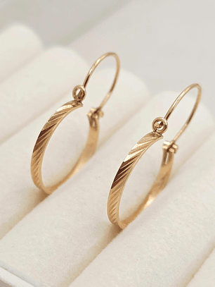 Aros argolla satinada con gancho 3 cm 2.3 grs Oro 18k 