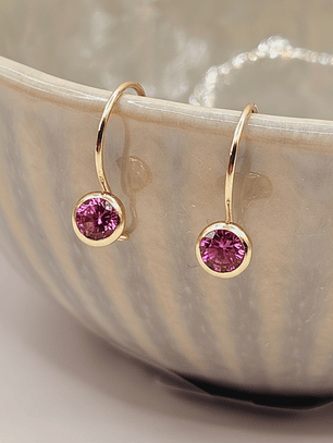 Aros punto de luz rosa de francia con gancho 1.6 cm 1.1 grs Oro 18k