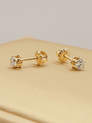 Aros chaton italiano circon 5 mm 0.9 grs Oro 18k