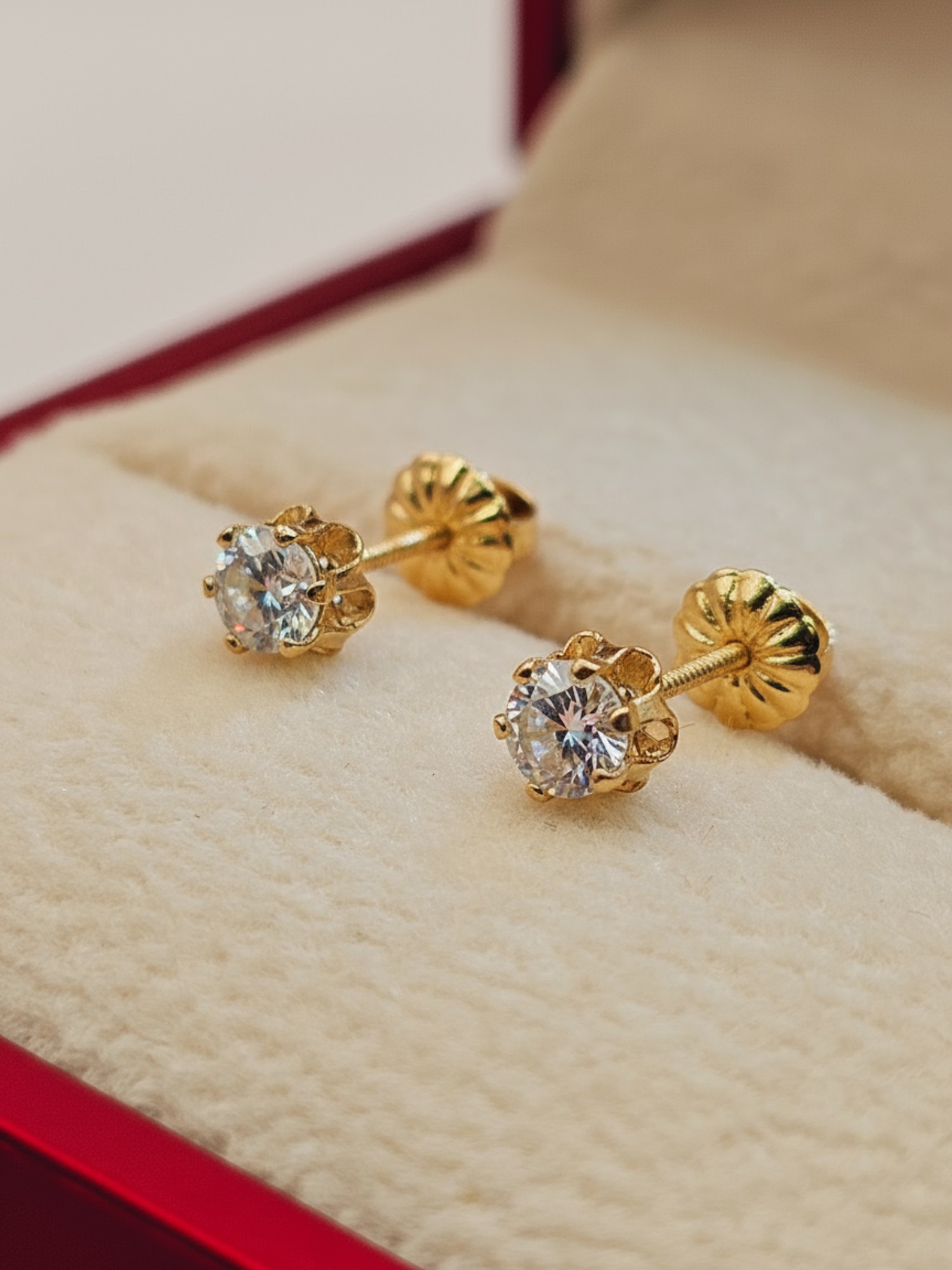 Aros chaton italiano circon 5 mm 0.9 grs Oro 18k 4