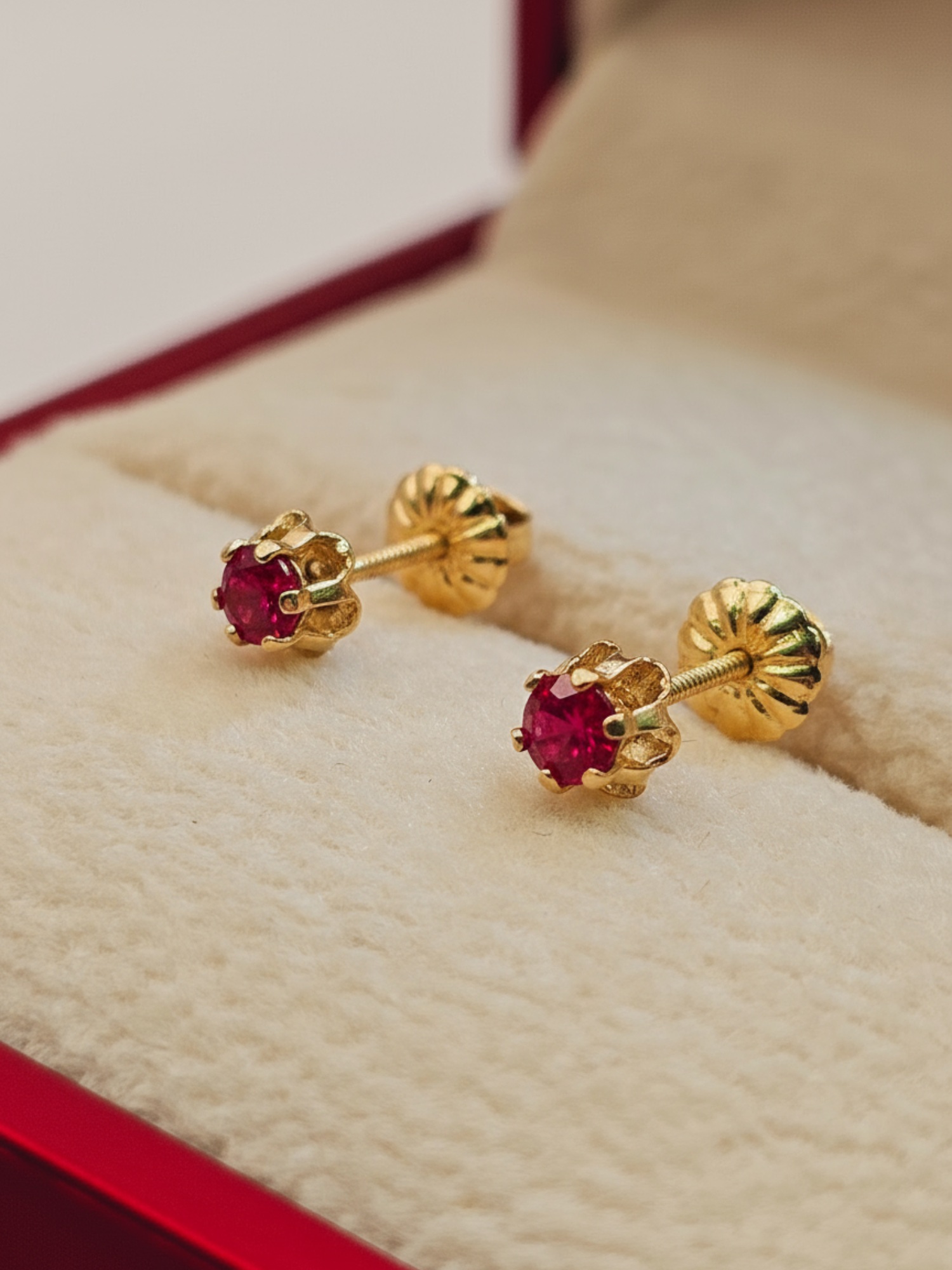 Aros chaton italiano rubi 5 mm 0.9 grs Oro 18k 3