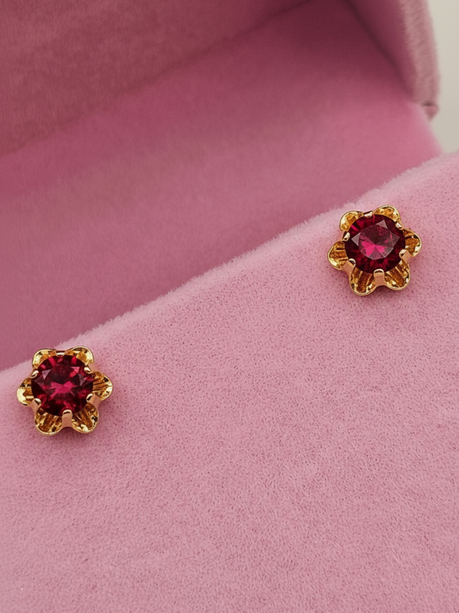 Aros chaton Italiano rubi 9 mm 2 grs Oro 18k 6