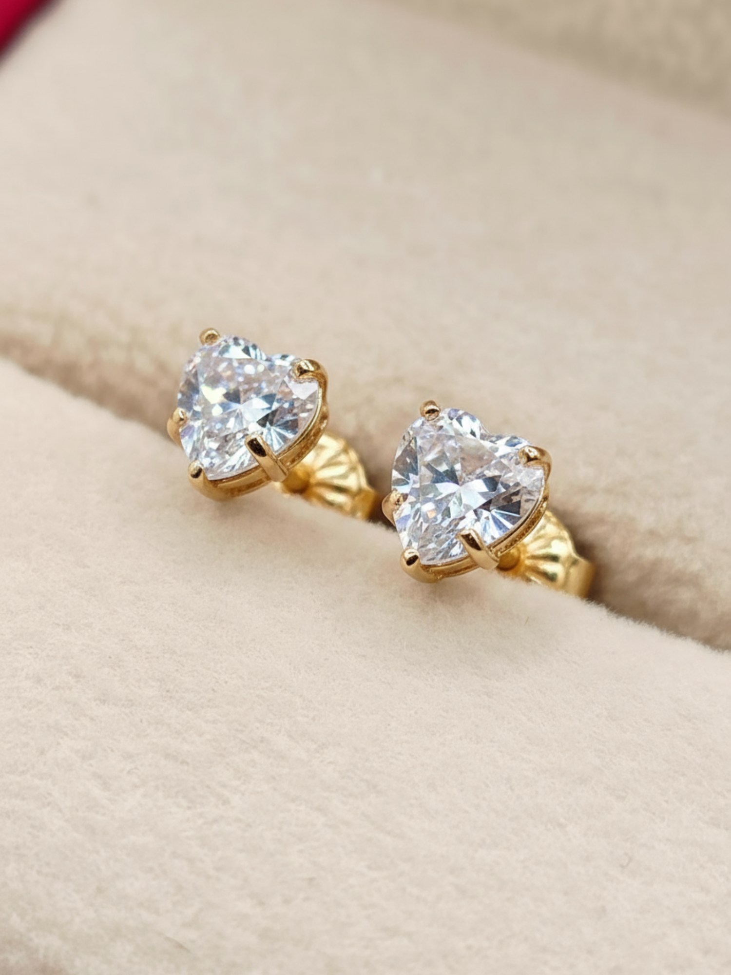 Aros chatón corazón circon 5 mm 1.3 grs Oro 18k 2