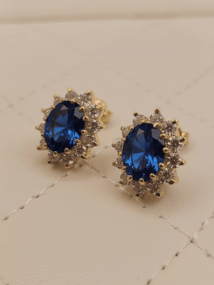 Aros Reina zafiro y circones 1.5 cm 5.7 grs Oro 18k