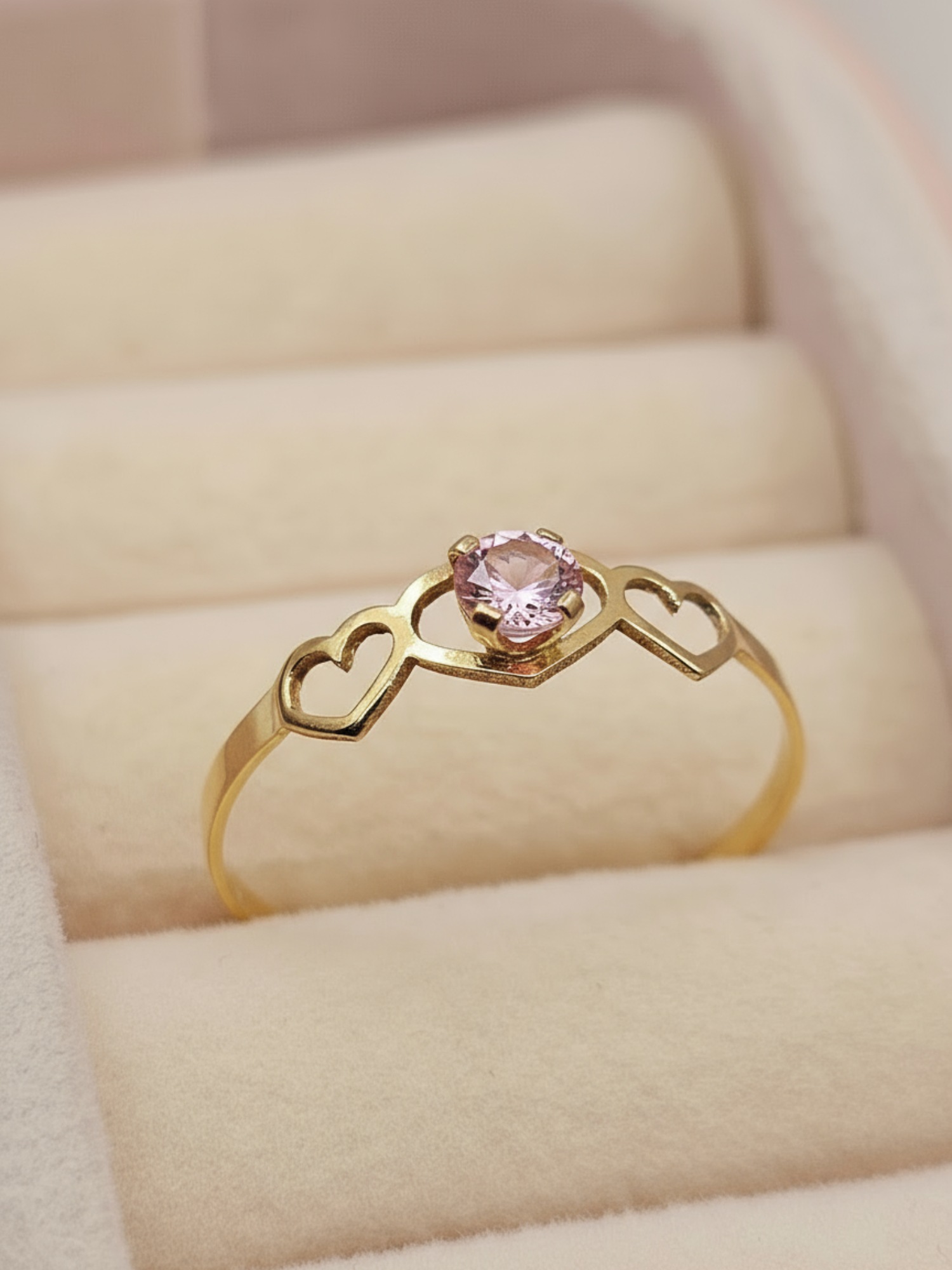 Anillo silueta tres corazones rosa de francia 0.7 grs Oro 18k 3