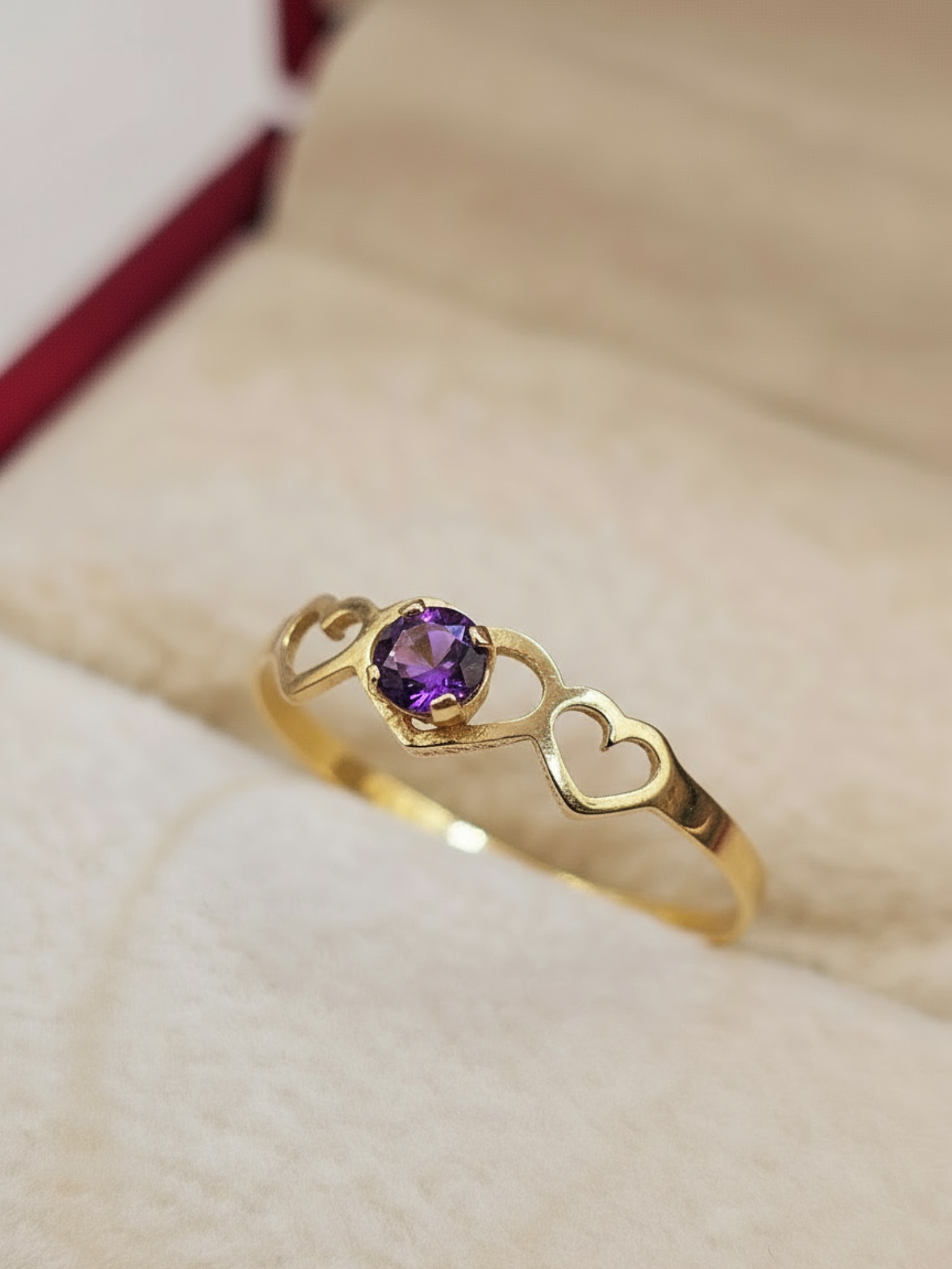 Anillo silueta tres corazones amatista 0.7 grs Oro 18k 2