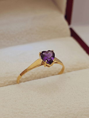 Anillo chatón corazón amatista 1.1 grs Oro 18k