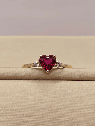 Anillo princesa corazón rubi y circones 1.7 grs Oro 18k