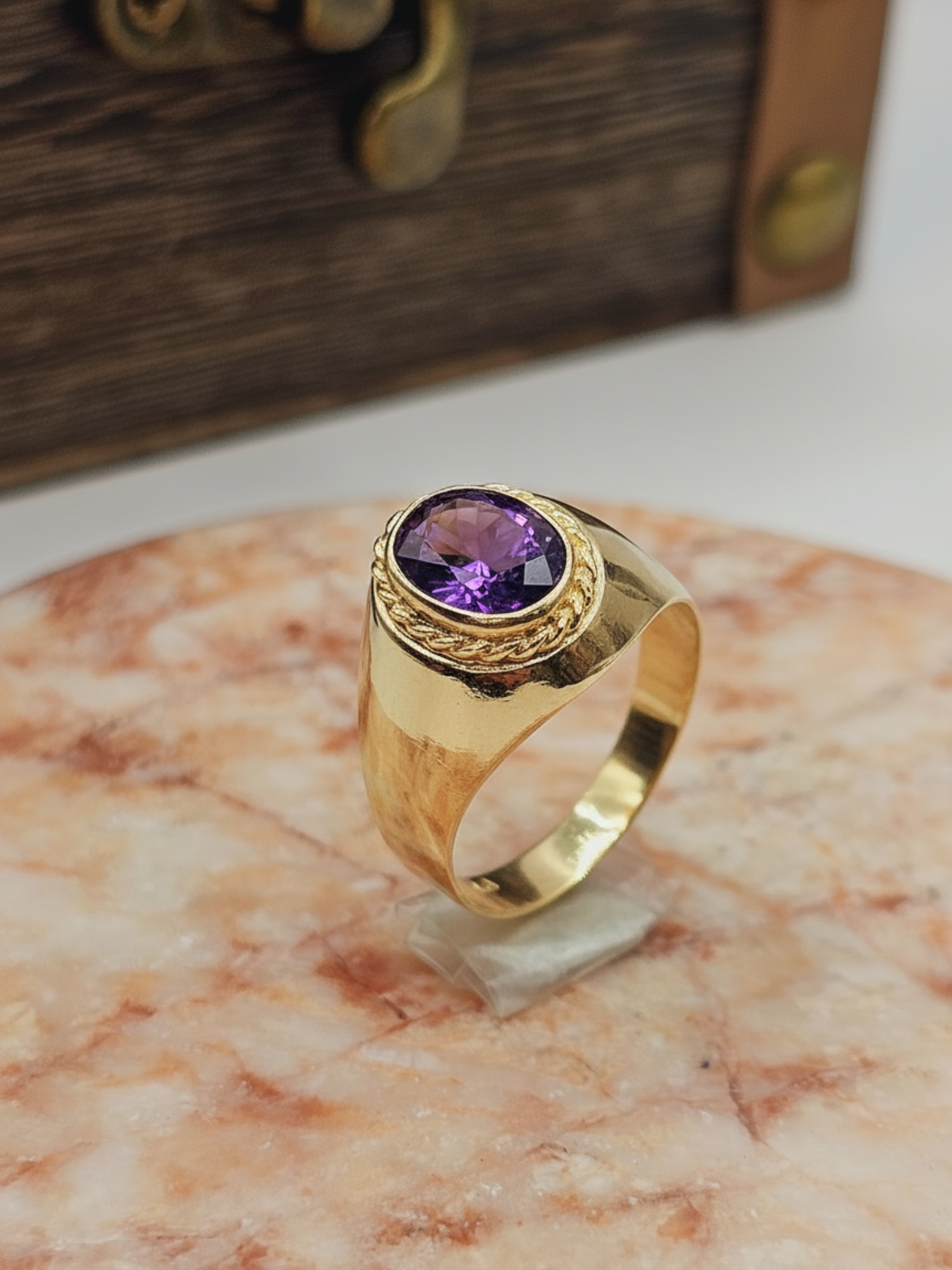 Anillo bolocco amatista 4 grs Oro 18k 2