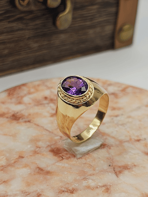 Anillo bolocco amatista 4 grs Oro 18k