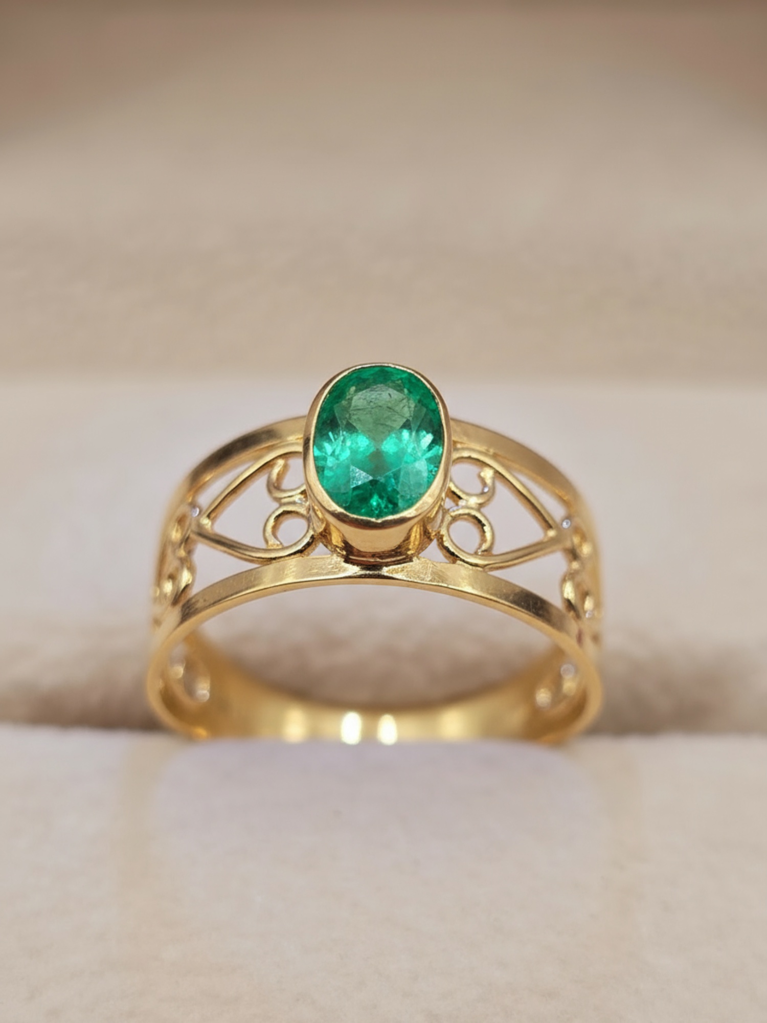 Anillo olimpo esmeralda 3 grs Oro 18k 1