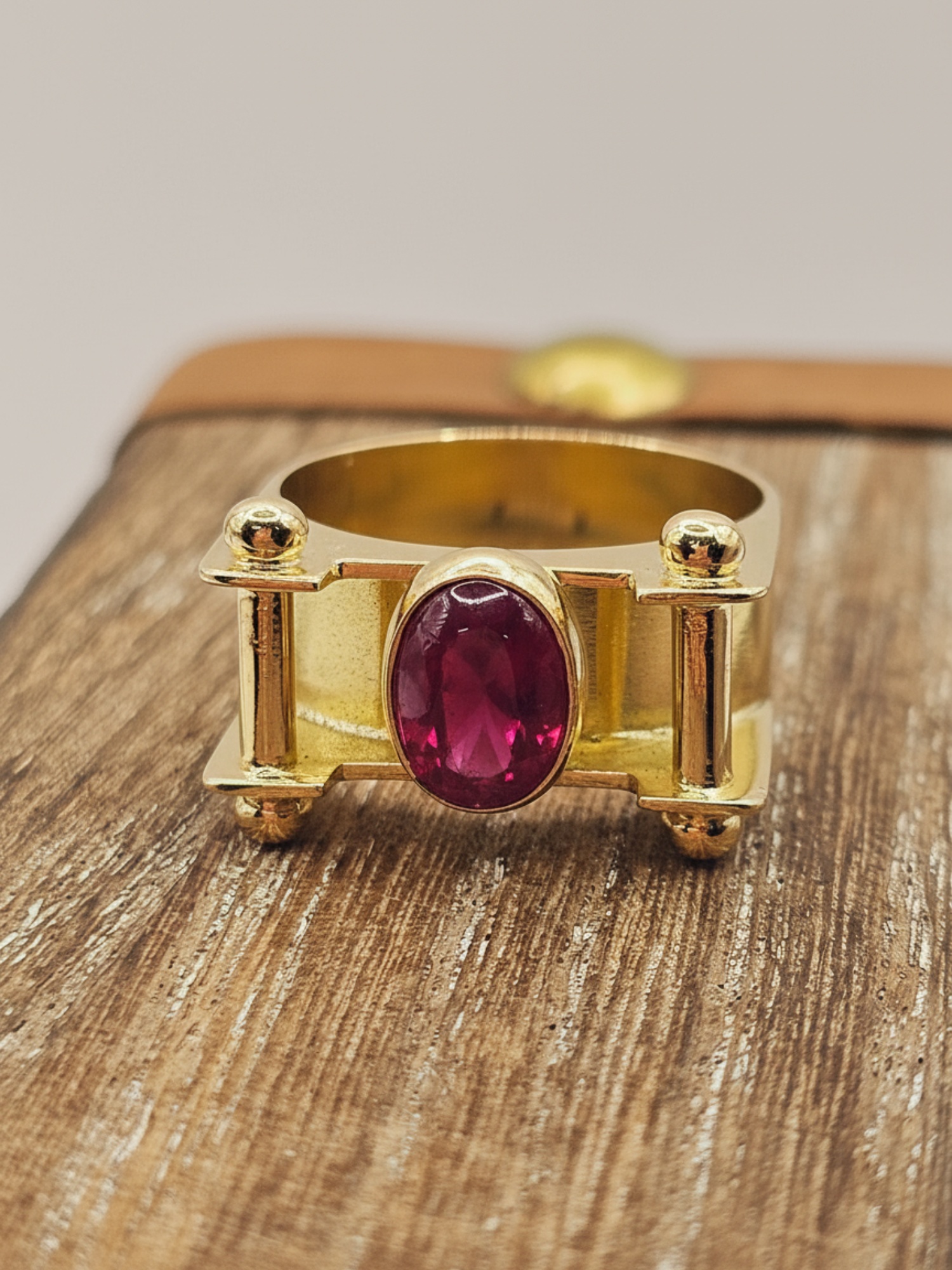 Anillo reina Charlotte con rubi ovalado 8 grs Oro 18k 5