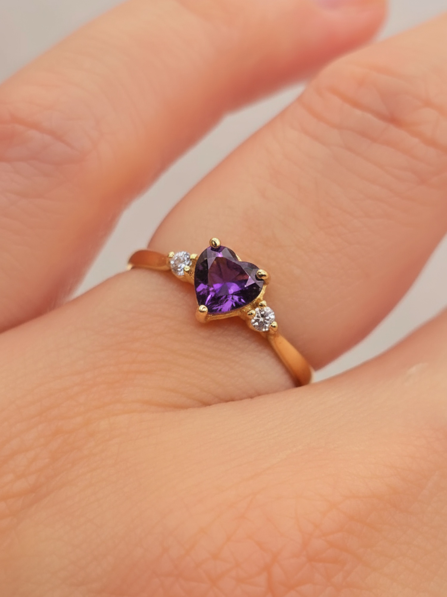 Anillo princesa corazón amatista y circones 1.7 grs Oro 18k 2