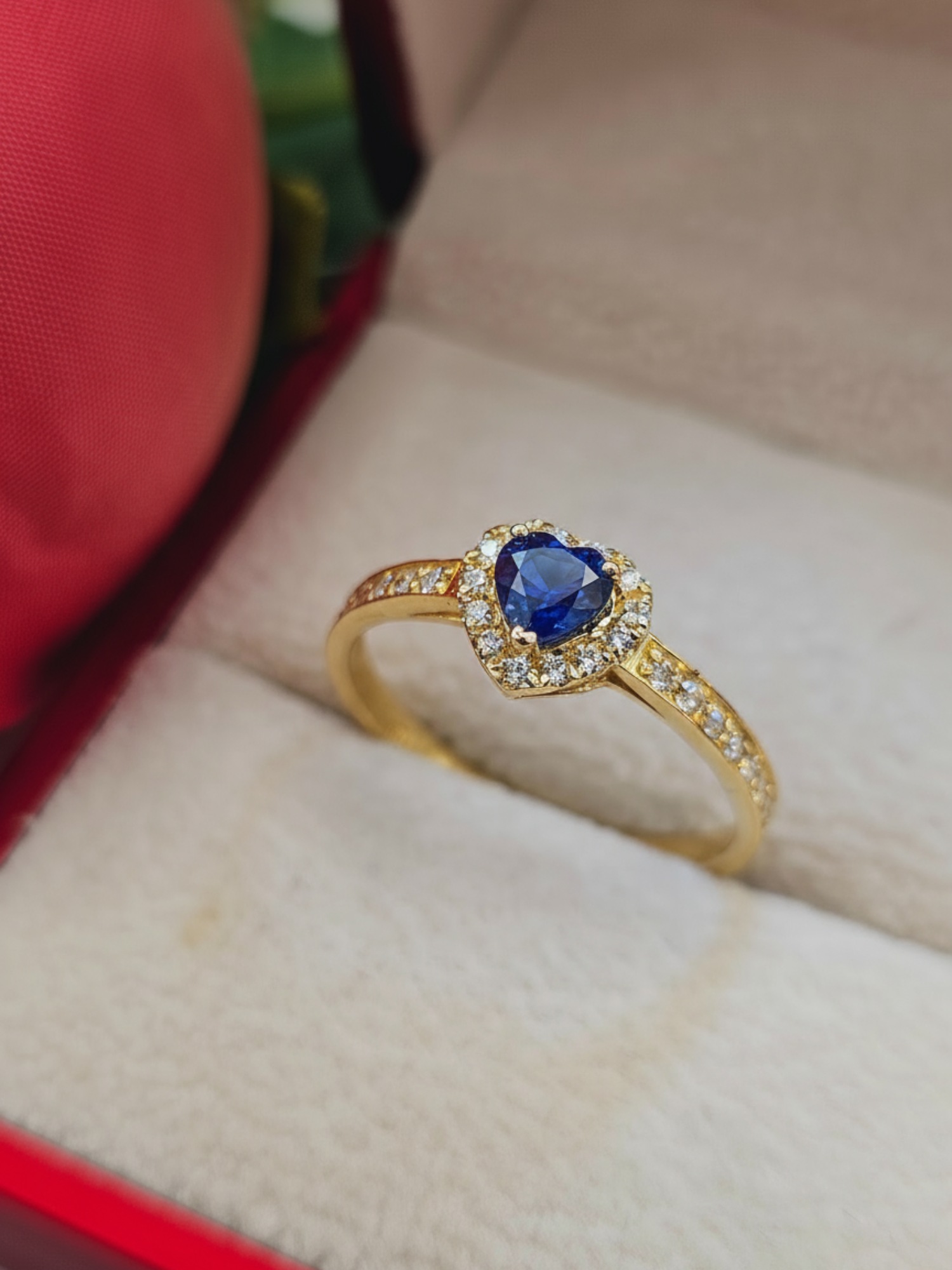 Anillo doble corazón cintillo zafiro 3 grs Oro 18k 2