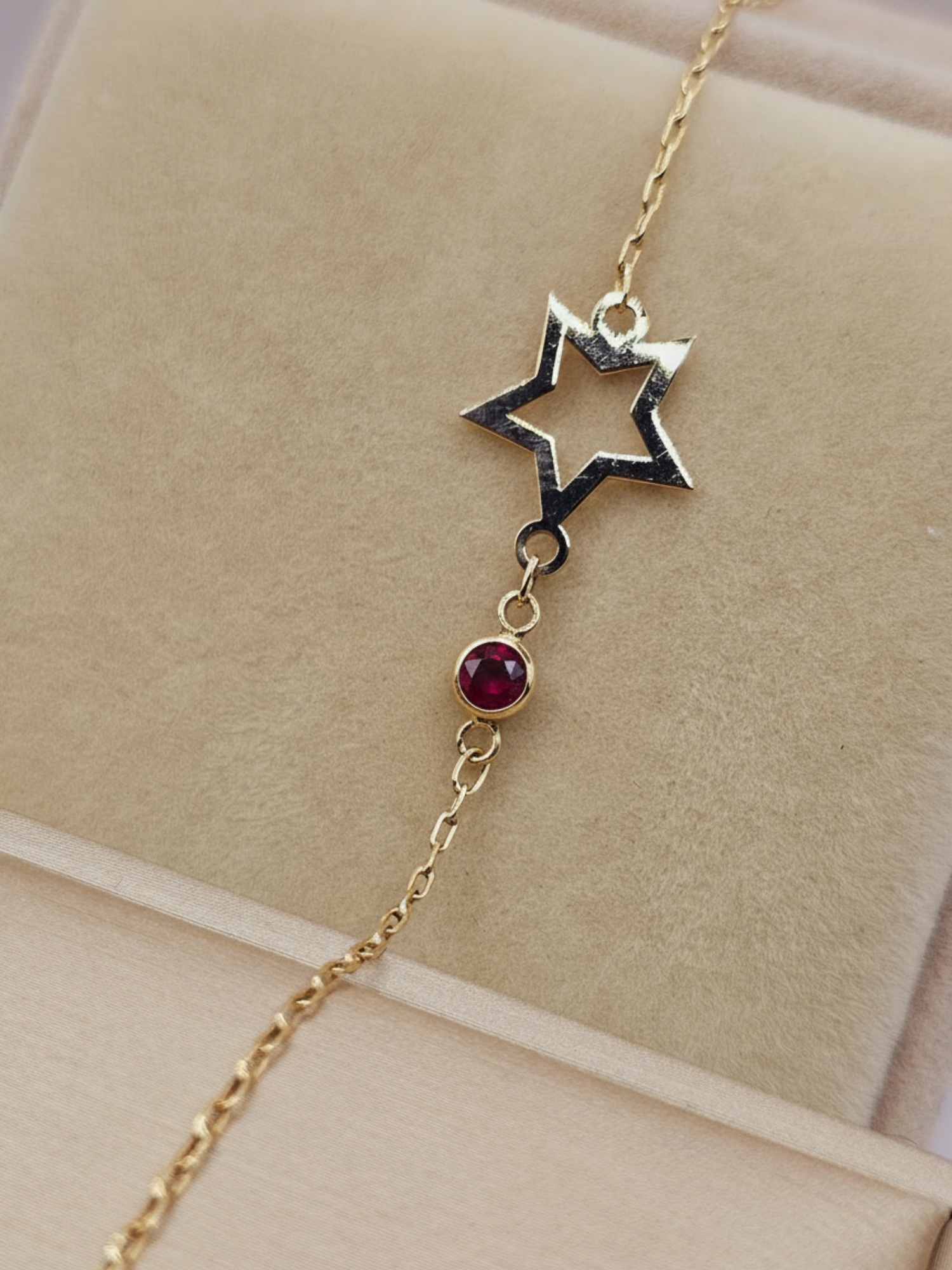 Pulsera estrella punto de luz rubi 18 cm 1.6 grs Oro 18k 3