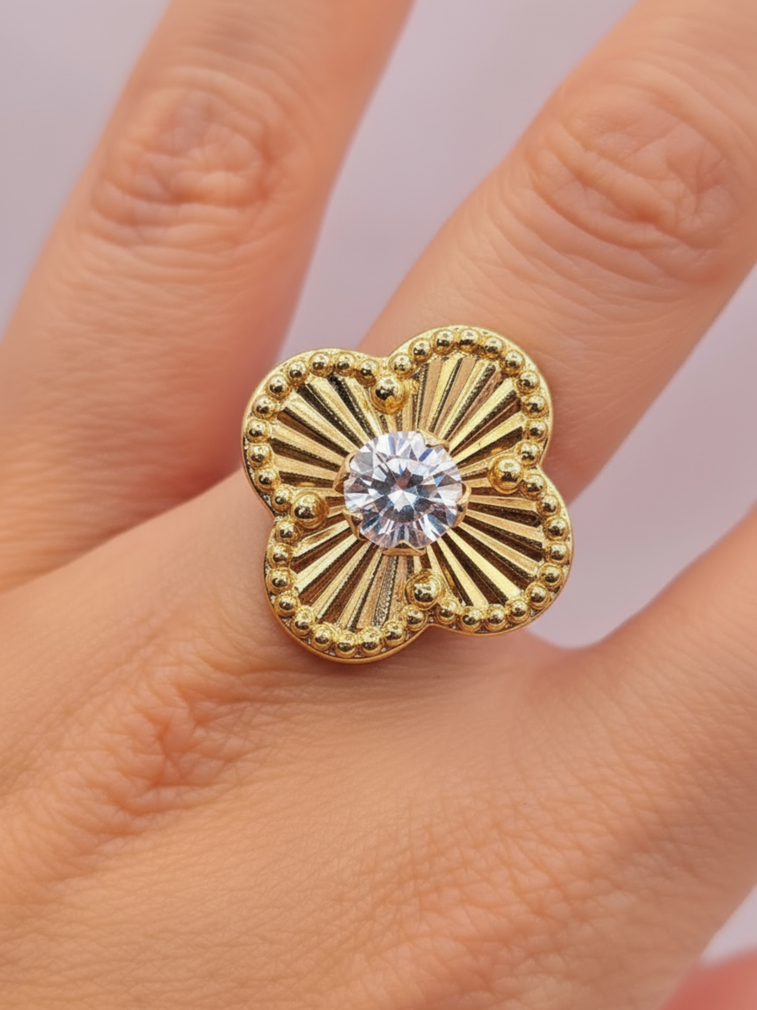 Anillo flor satín circon 4.1 grs Oro 18k 4