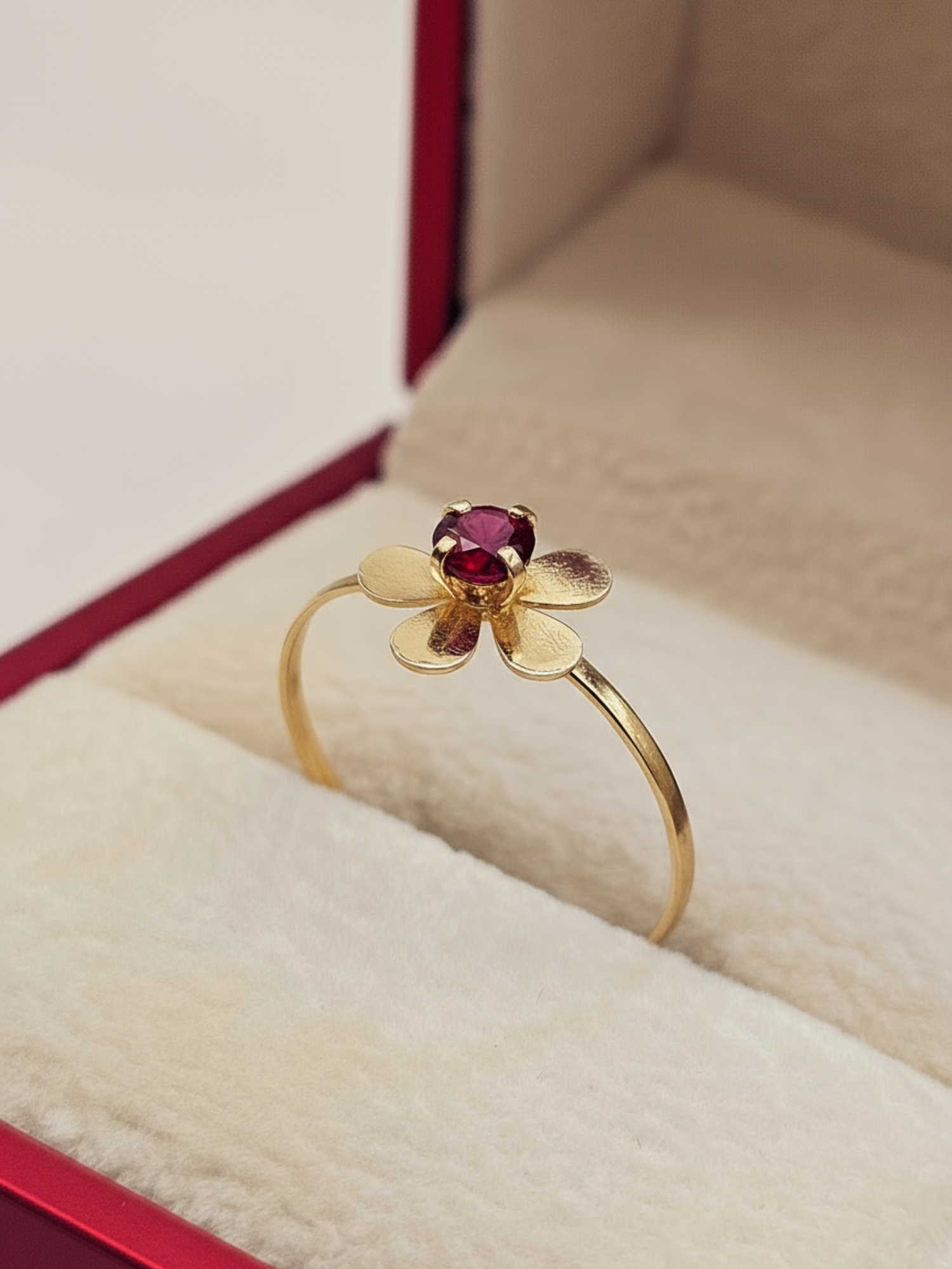 Anillo flor rubi 1.2 grs Oro 18k 4