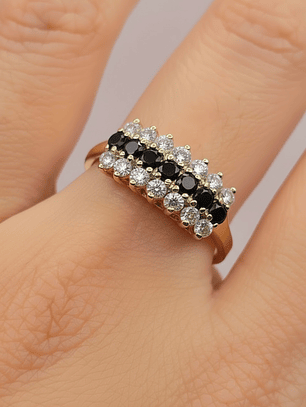 Anillo condesa onix y circones 4.5 grs Oro 18k