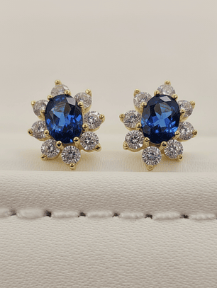 Aros lady zafiro circones 1.1 cm 2.5 grs Oro 18k