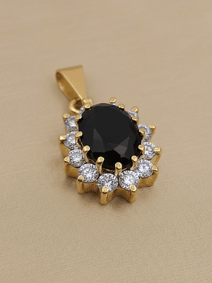 Colgante reina circones y onix 2.2 cm 2.6 grs Oro 18k