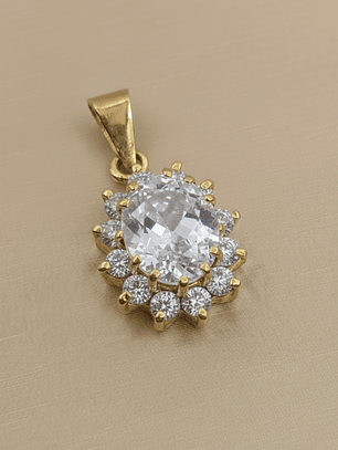 Colgante reina circones 2.2 cm 2.6 grs Oro 18k