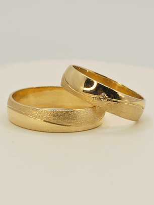 Argollas de matrimonio satinadas circon 5 mm 8 grs Oro 18k
