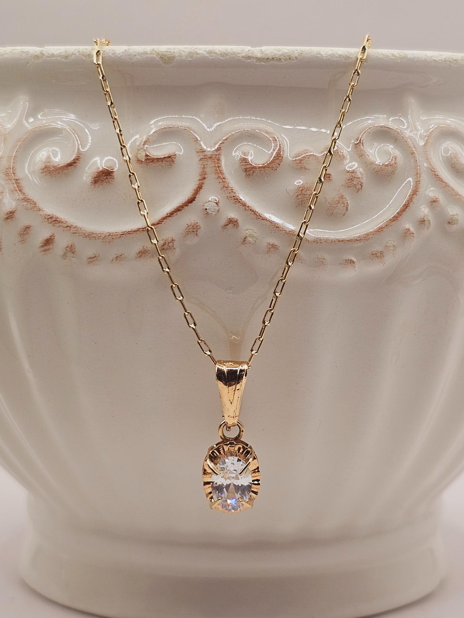 Cadena limada 65 cm y colgante chaton circón 2 cm Oro 18k 4