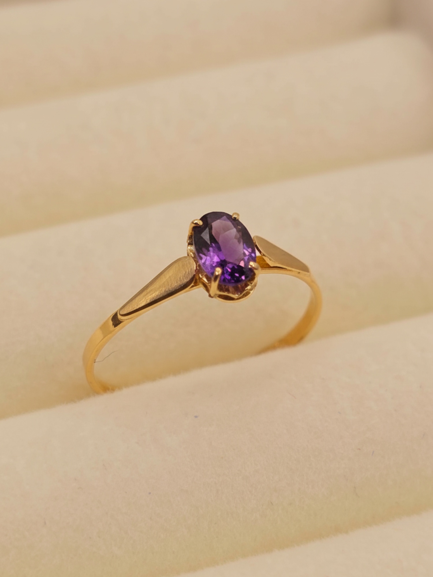 Anillo chatón ovalado amatista 1.1 grs Oro 18k 4