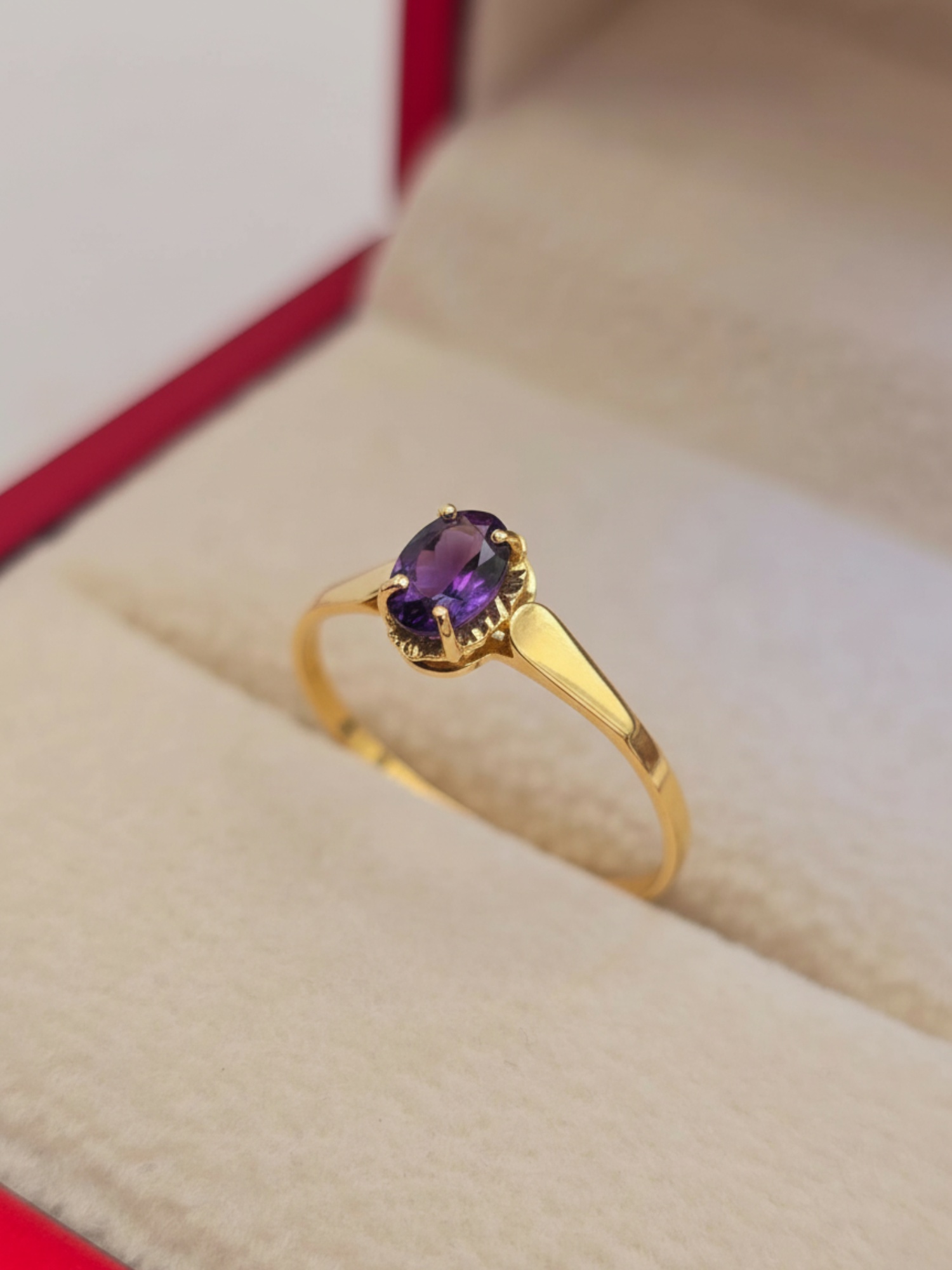 Anillo chatón ovalado amatista 1.1 grs Oro 18k 5