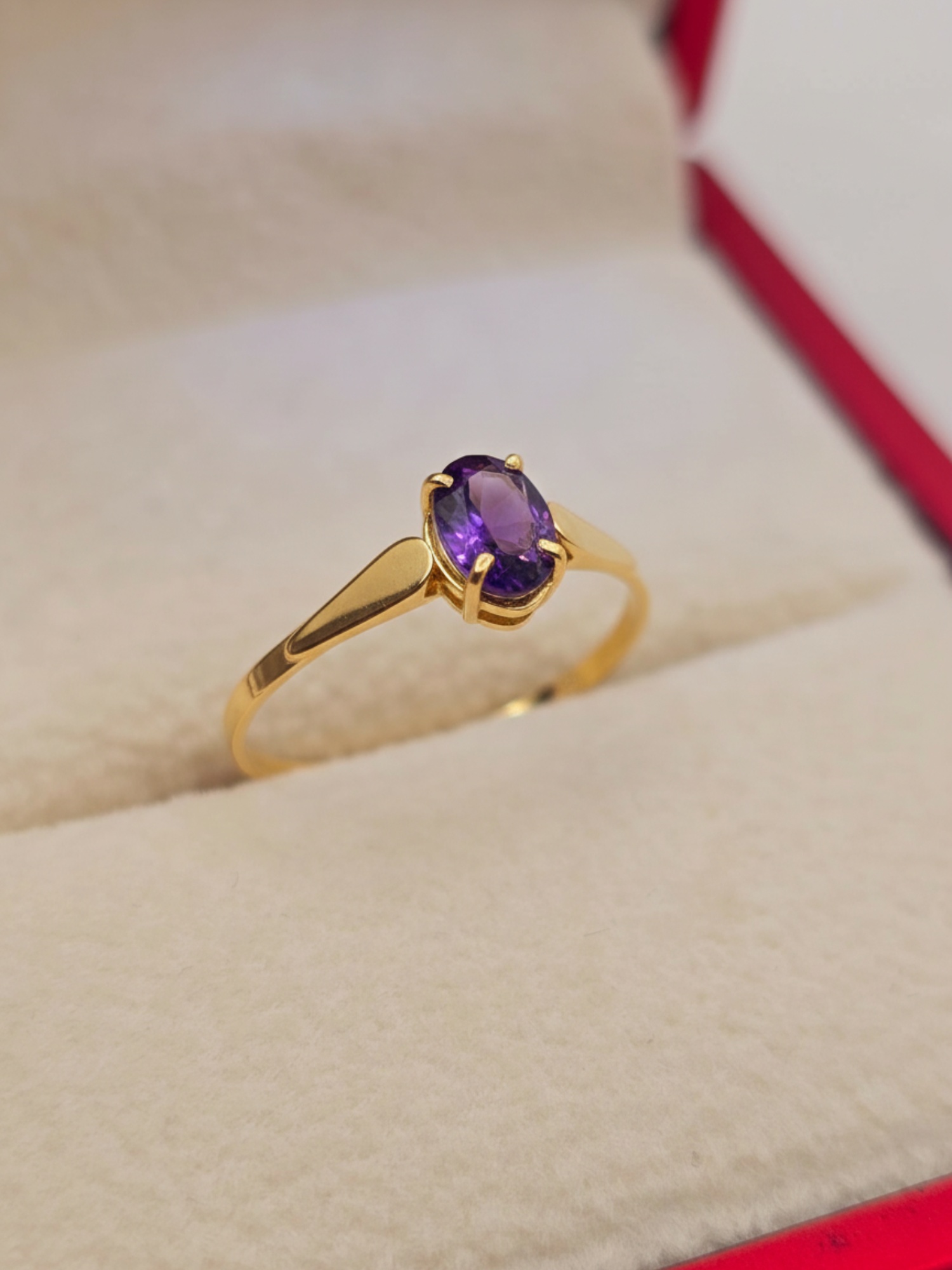 Anillo chatón ovalado amatista 1.1 grs Oro 18k 6